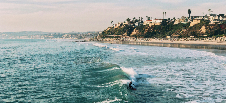 a beautiful beach which is on the list of pros and cons of living in San Clemente