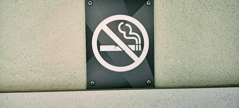 a sign indicating that smoking is forbidden